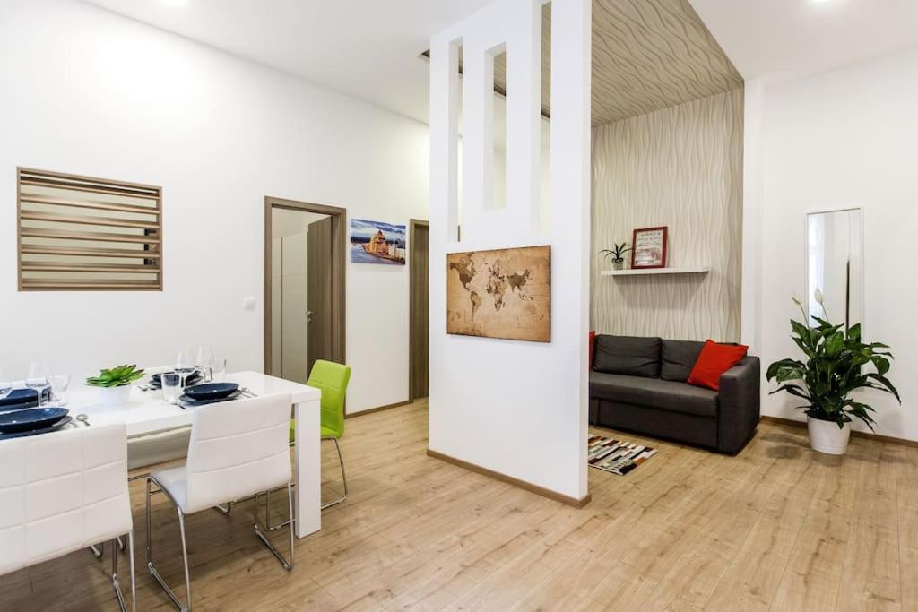 Designer Dream Home In The Ruin Bar District W A/C Budapest Exteriör bild