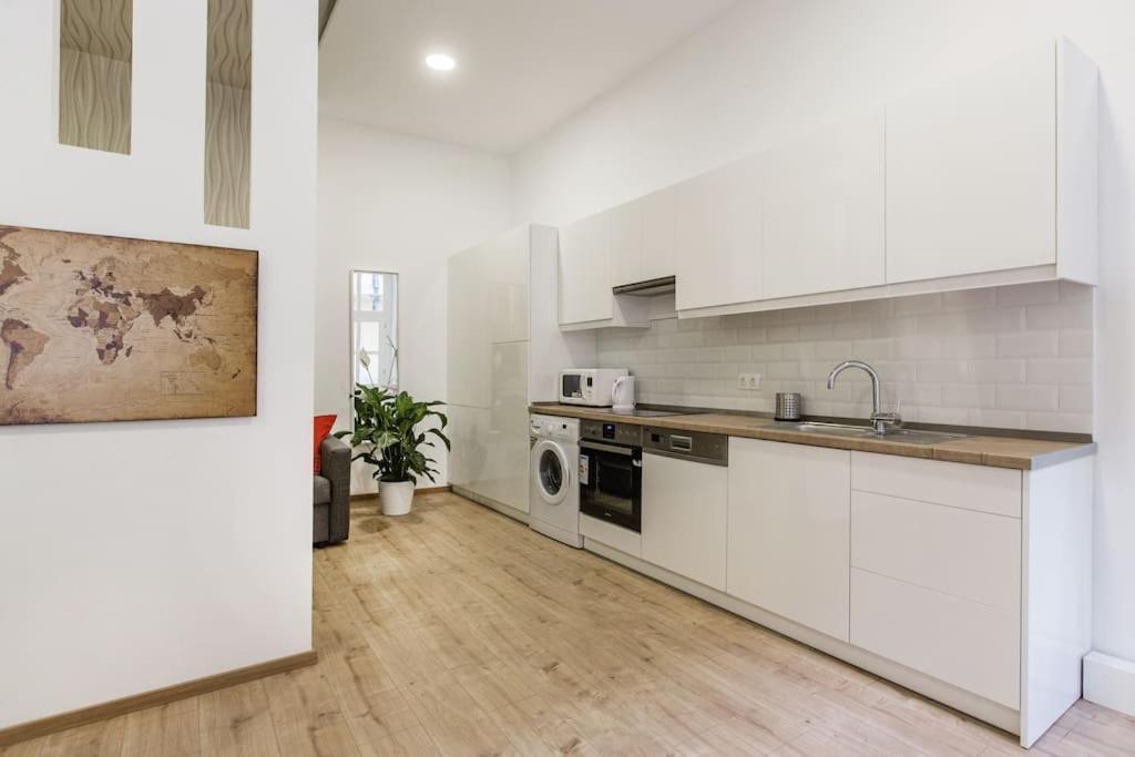 Designer Dream Home In The Ruin Bar District W A/C Budapest Exteriör bild