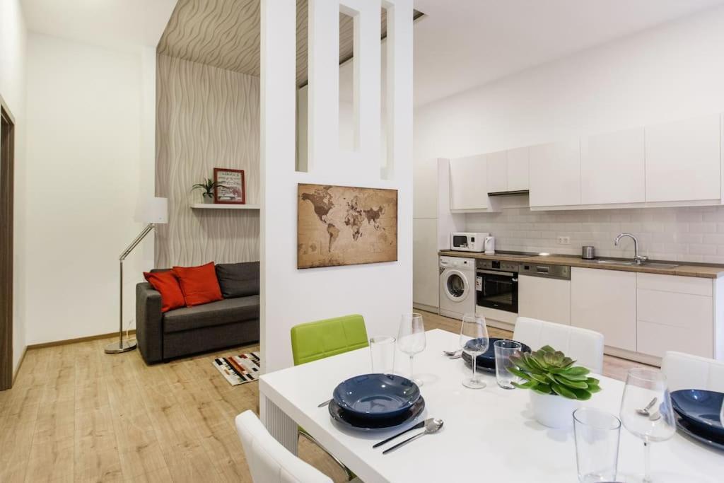 Designer Dream Home In The Ruin Bar District W A/C Budapest Exteriör bild
